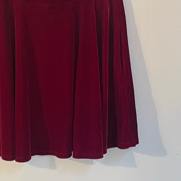 red velvet skater skirt - Picture 2 of 2